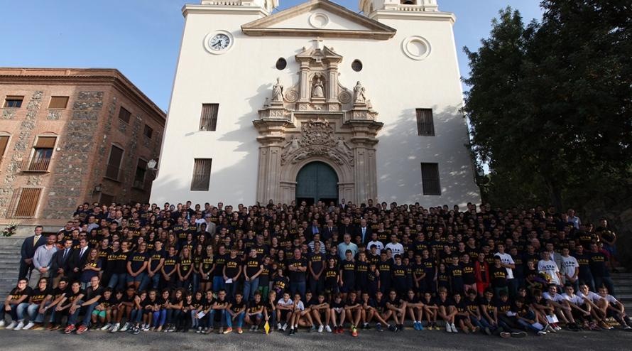 UcamerosMur's tweet photo. Esta tarde a las 16:30 en el Santuario de la Fuensanta ofrenda floral de todos los de @UCAM_Deportes a la Fuensanta https://t.co/AFWQ2BOQze