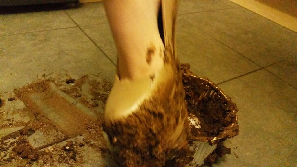 mytrashedheels2's tweet photo. #crush #messy https://t.co/7IXPA5JWEM https://t.co/XXbOXTR9V9