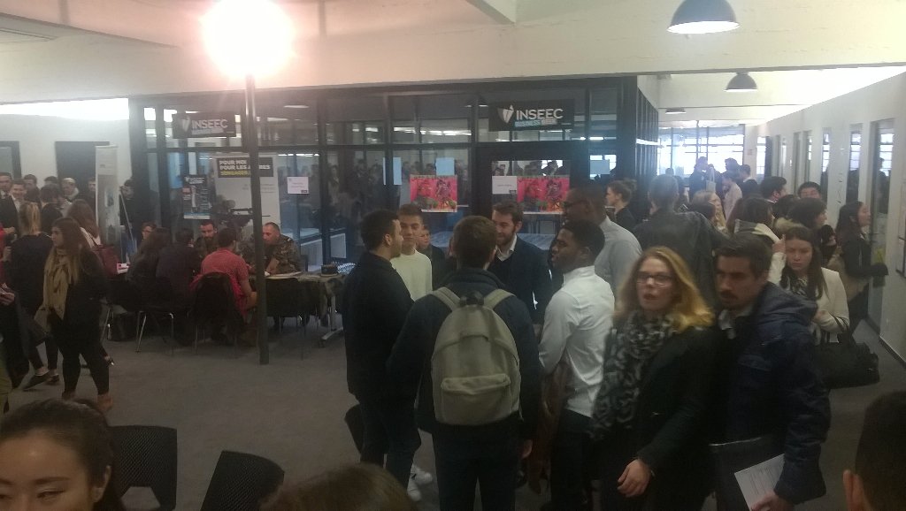 pascalmontagnon's tweet photo. Forum emploi Inseec Lyon...des étudiants en très grand nombre #businessWeek2015 #inseeclyon https://t.co/7c5JjTM1O3