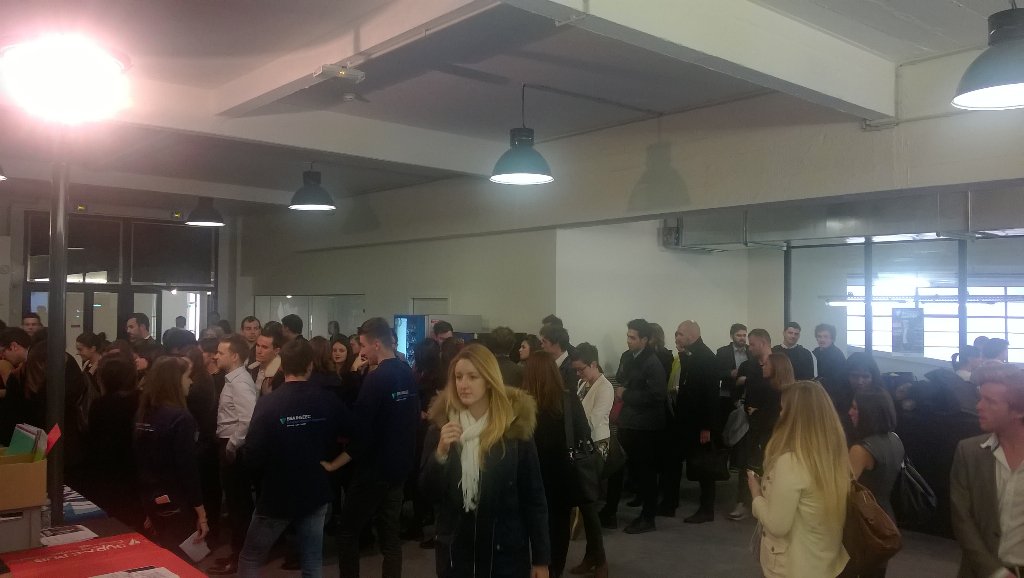 pascalmontagnon's tweet photo. Forum emploi Inseec Lyon...des étudiants en très grand nombre #businessWeek2015 #inseeclyon https://t.co/7c5JjTM1O3