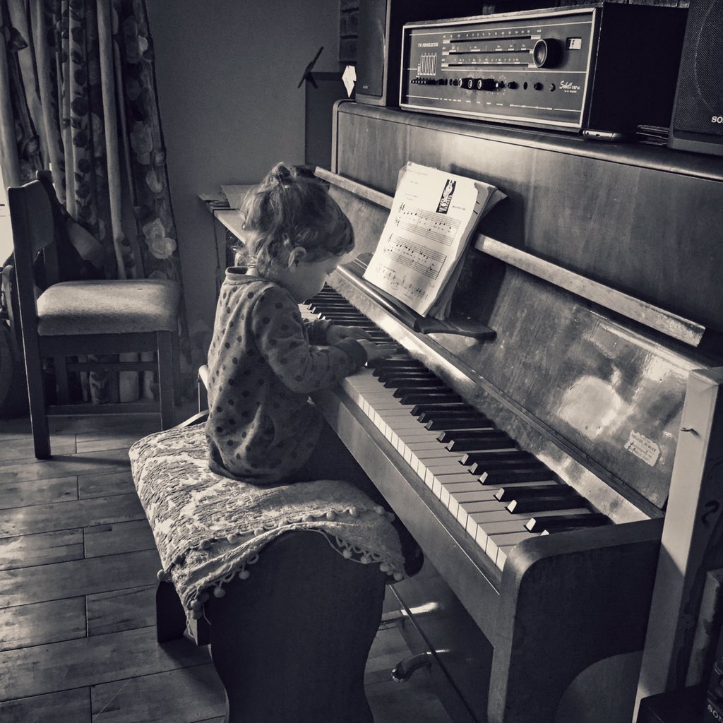 BarryBaumgart's tweet photo. Please retweet to vote!!  @myistoresa Barry Baumgart "Play it again Maddy" #iPhoneographyCommunity https://t.co/tezA6ilnOy