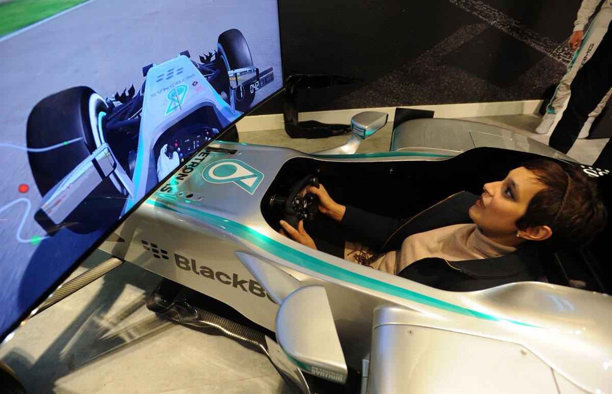berkshire_live's tweet photo. Mercedes-Benz brings pop-up shop to The Oracle with Formula One simulator #rdg #rdgk https://t.co/Wq1QNphz2a https://t.co/AeCumlC8r1