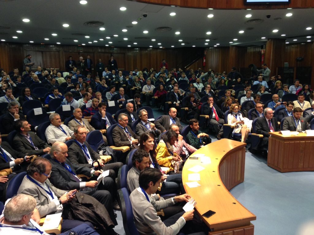form_deportiva's tweet photo. MADRID | Lleno absoluto en el Ministerio de Sanidad en el #SimposioFVAS - Vida Activa y Saludable #salud #deporte https://t.co/xqG606Awtb