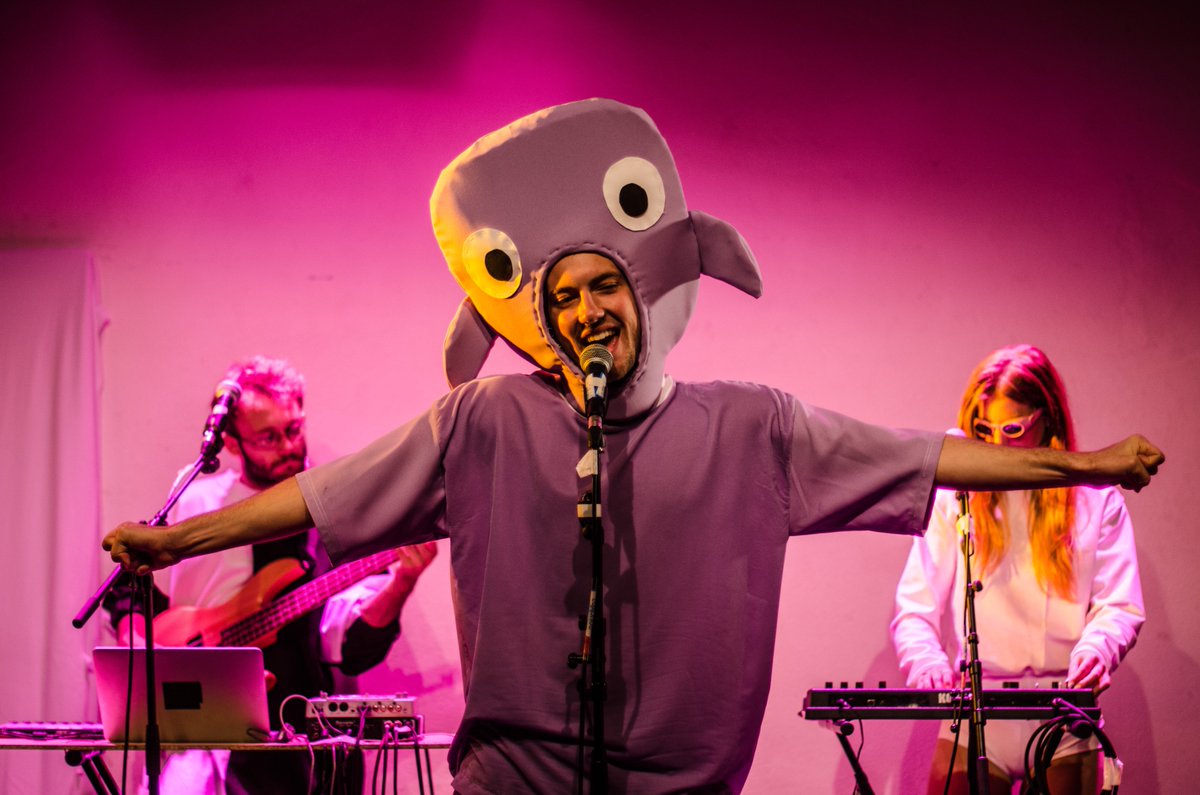 EXTRA VOORSTELLINGEN CLUB CLUB GEWALT!
<a href="/JongeHarten/">Jonge Harten</a> - 28 nov
Muziektheaterdagen - 10 &amp; 11 dec
BAR - 12 dec