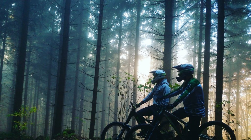 AbbyHogie's tweet photo. For the love of Downhill.. #PangolinRacing #girlsdownhill #downhillgirl #propainbikes https://t.co/KmTdP6lDrm