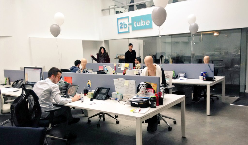 2b's tweet photo. Hoy acogemos la presentación de @Amichioficial, ¿a que ha quedado genial nuestra ofi? #SomethingIsHappeningInAmichi https://t.co/QrWQLfMrAB