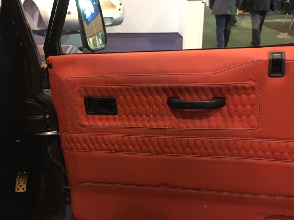 BarkleyPlastics's tweet photo. Managed to get a spot next to our very own show car as well #Defender #Doorhandles #AdvancedEngineeringUK https://t.co/k1HcYG38dF