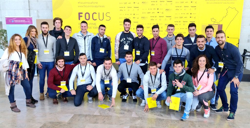 vicentgadea's tweet photo. Con mis alumnos de @ciclosdevesa en #FocusInnovaPyme aprendiendo sobre emprendedurismo https://t.co/qjkCY0H8r2