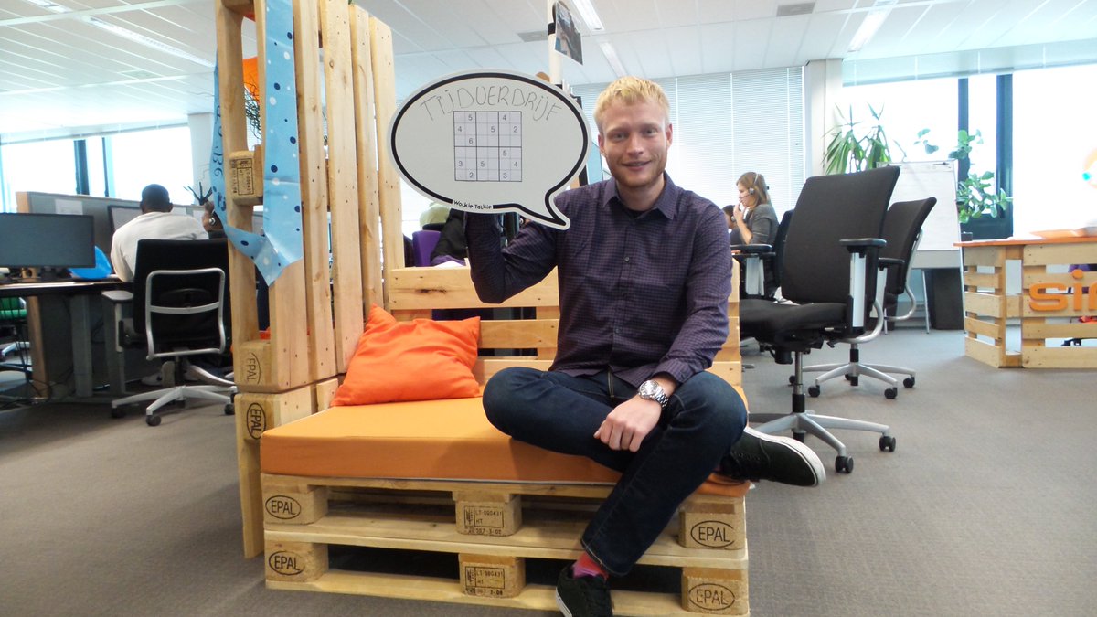 simyonl's tweet image. @shotbyeva Hoi Eva, wat een Bali-dag heb jij zeg! Bas heeft even een Sudoku’tje voor je bedacht, om de uren een 1/3