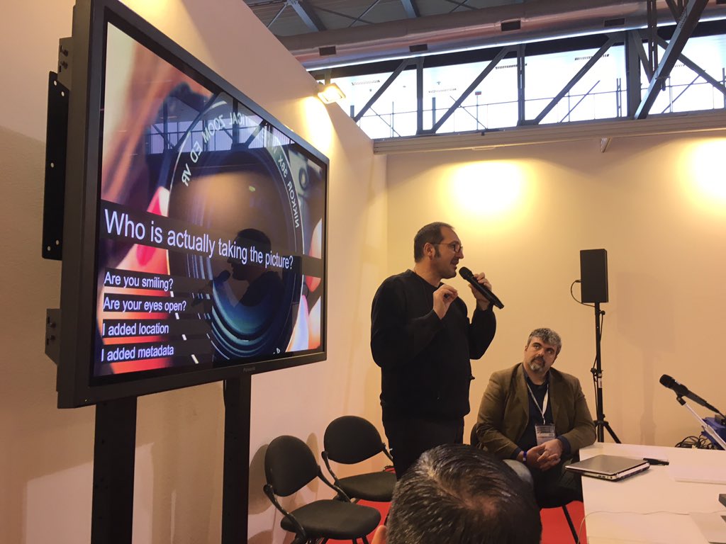 DigitalicMag's tweet image. . @leeander  racconta il #design delle cose connesse a #DigiIOT