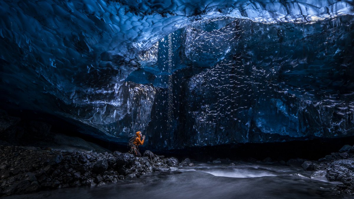 LocalGuideEinar's tweet photo. Einar was praying in the Waterfall Ice Cave yesterday. Lot of companies that don't know anything about ice caves now https://t.co/JTBGf8o9Ca