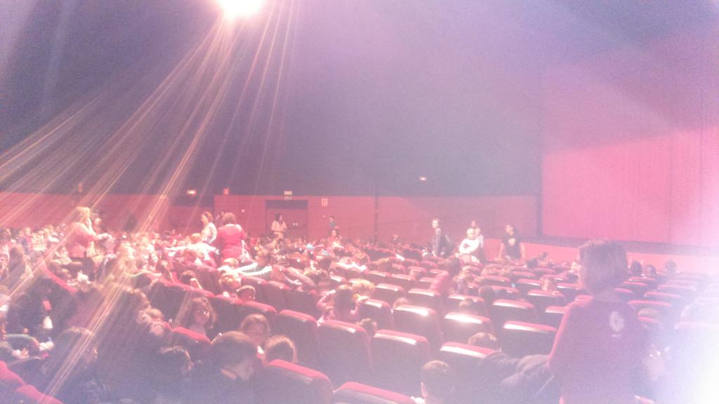 VctorManueFdez's tweet photo. A punto d comenzar la obra d teatro a cargo de la compañía @ciasinfin. #SPI2015 https://t.co/xm8ZYJWTWg