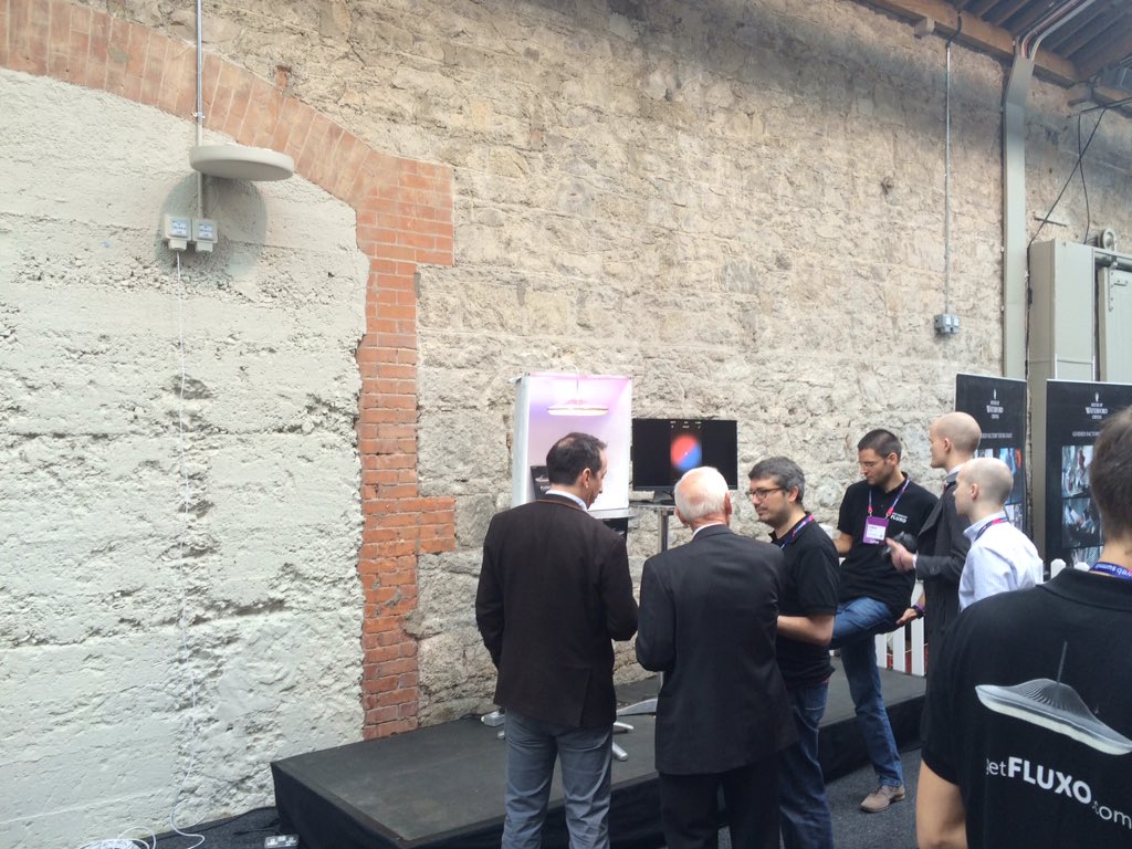 ckilleee's tweet image. @RedefiningLight FLUXO smart light demo #websummit #machinedemo