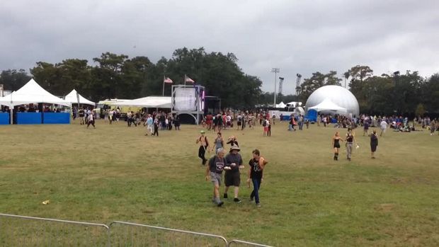 Voodoo_Fans's tweet image. Flying over Voodoo Fest 2015: Take a carnival ride twib.in/l/K95EXEp6Ejz | twibble.io