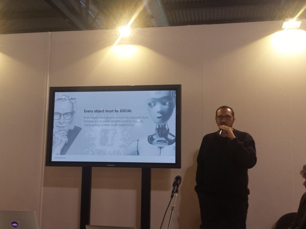 DigitalicMag's tweet image. Le 3 regole di comportamento degli oggetti:conoscere le storie essere senzienti e essere sociali @leeander #DigiIOT