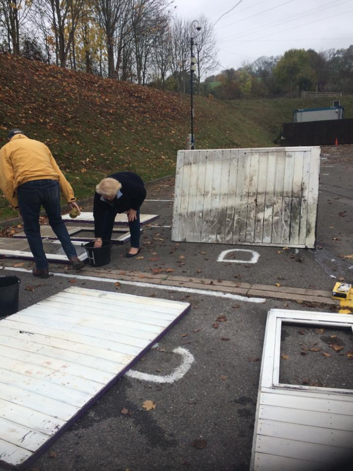 WycombePALS's tweet photo. Thanks to our volunteers who constructed the latest hut for our car park yesterday! (Photos by @liseelou_16). https://t.co/80e4z4Ztc8