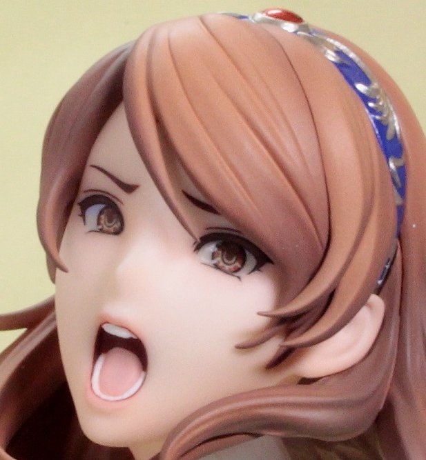 体はもちろん超絶美しいのですが、
この顔!顔の造形ががすんばらしいのです～!!
自分のイラストをほぼ完全に再現して頂きました!!
原型師のD蔵様、彩色のせんちょう様本当にありがとうございます～!! 