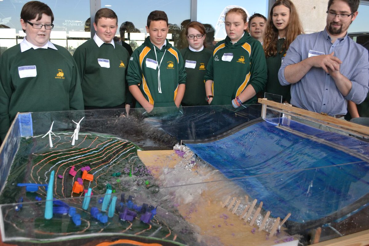 ICEWalesCymru's tweet photo. Our #EngineeringTeamChallenge is midway through! Over 400 pupils will experience #CoastalEngineering @Tomorrows_Eng https://t.co/G1yESa57P9