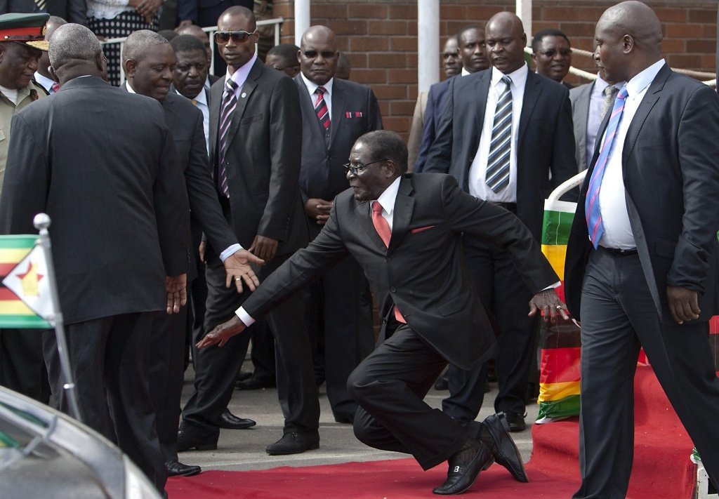 NaomiChumo's tweet photo. When #SomeoneTellMugabe that #KOT are Trending #KenyansVSZimbabweans https://t.co/icHNn0GvsY