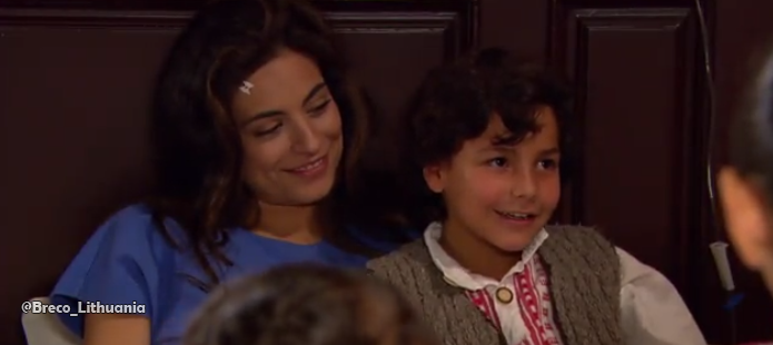 ABrecoLituania's tweet image. Verónica es feliz por la sorpresa de Martín... #Cap55 #LoImperdonableLtu #Veronica @anabrendac 😻✨