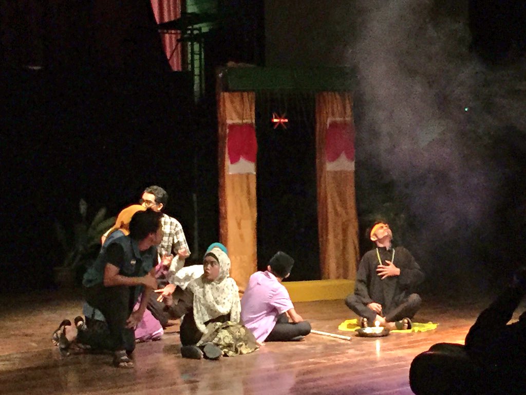 officialkdonews's tweet photo. You guys did very well! Tahniah kepada semua ahli kumpulan teater KDO ! #kdotheater #kgkulukilir https://t.co/TpTLD9SDpZ