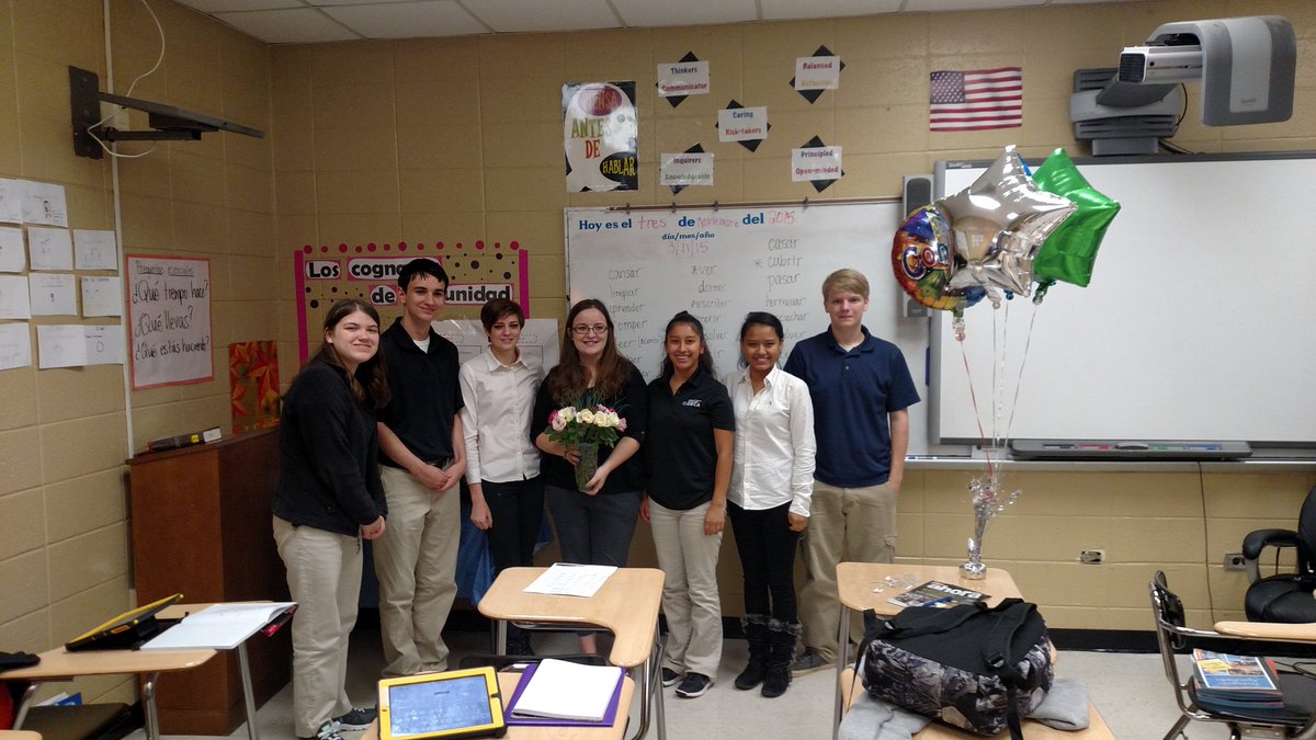 GCHSTigers's tweet photo. Congrats to Ms. Gunter GCHS 2015-2016 TOTY. #gunterrocks https://t.co/JkFA6297HE