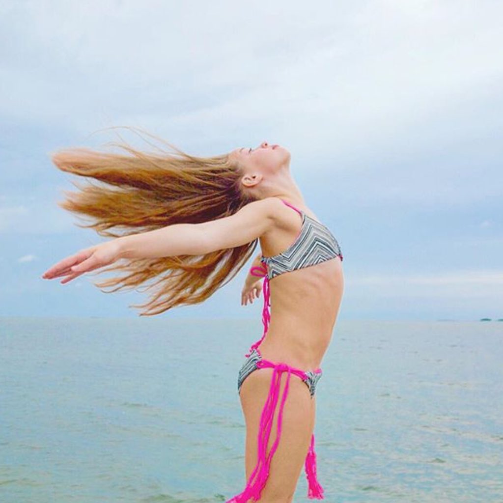 Dancer_JJade's tweet photo. Florida keys shoot! #deepocean https://t.co/ar9au1Ukqv