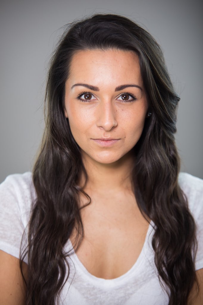 LFHeadshots's tweet photo. Yesterday we had the beautiful @Andrea__Regan in the studio for some headshots #headshot #dancer #photography https://t.co/Oc1URdGgUn