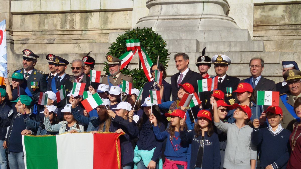 Sobria e sentita partecipazione delle istituzioni alla celebrazione del #4Novembre a #Palermo.