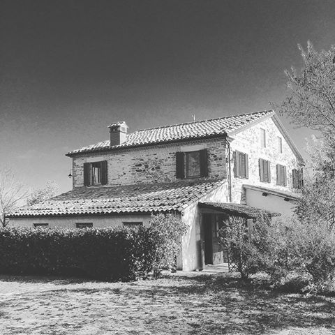 VPimmobiliare's tweet photo. I #casolari nelle #Marche ci raccontano la storia di questa terra. #vpItaly https://t.co/J616X2myTj https://t.co/0omcZf5mVu