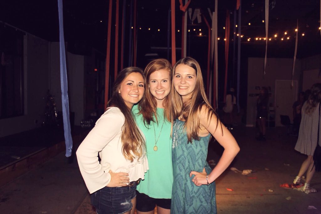 MakenzieFlynt's tweet photo. happy birthday BFF💗 I miss you so much and know the Netherlands is treating you well! have a great day! love you 😽😽 https://t.co/7Za44Gfwas