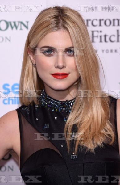 blackdiamond_pr's tweet photo. The stunning @ashleyljames spotted wearing @DowerandHall earrings! #StellarCollection With thanks to @hannaheichler https://t.co/GUESa4AcHM