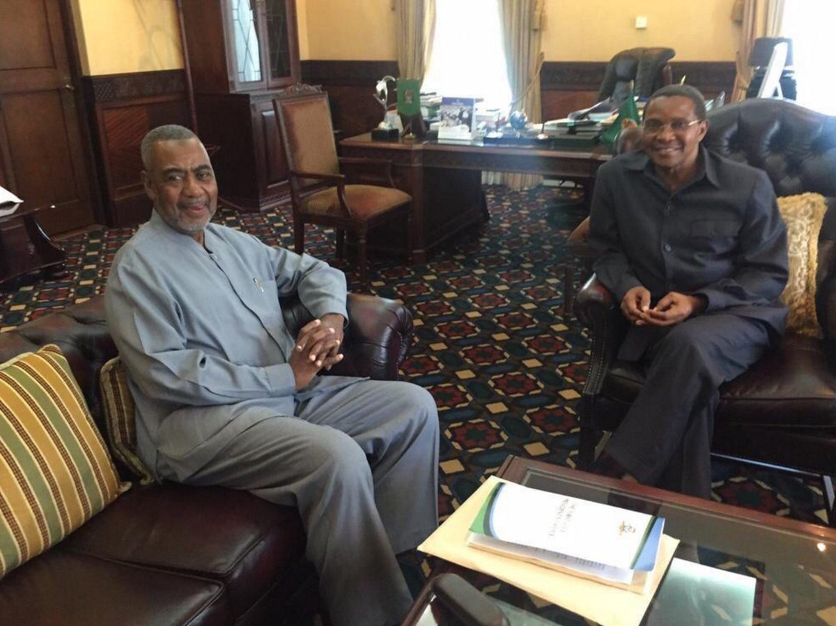 jmkikwete's tweet photo. Mazungumzo na Maalim Seif Sharif Hamad kuhusu hali ya #Zanzibar, Ikulu, Dar Es Salaam mapema leo. https://t.co/bwwdNieq33