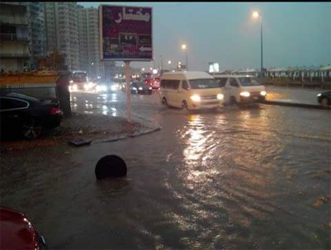 SaraDada93's tweet photo. #اسكندريه_بتغرق https://t.co/mkVrvzTjxX