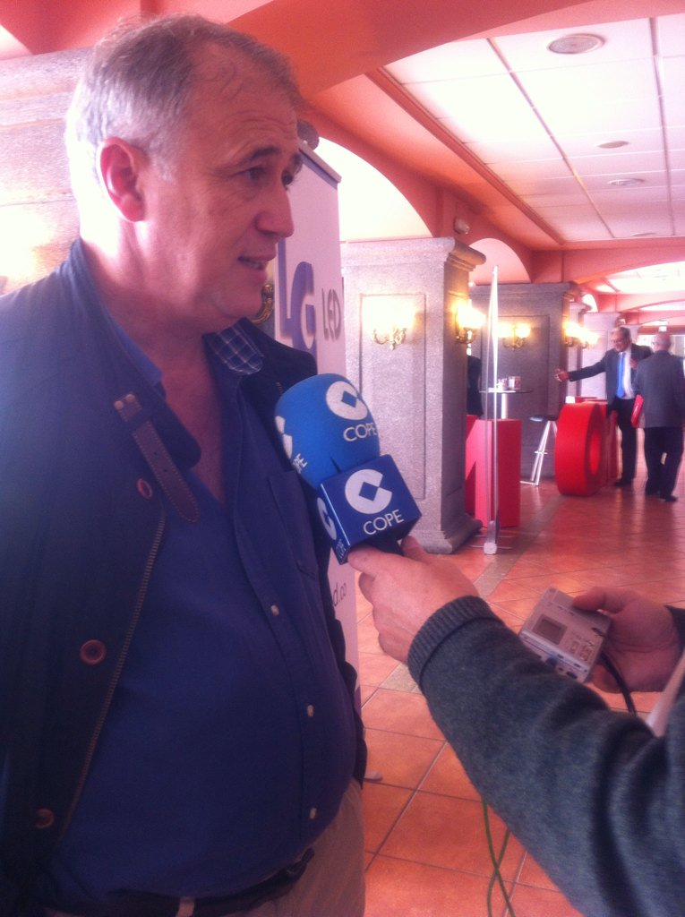 Hosteltendencia's tweet photo. El Dir. Territorial de Economía D. José Vte. Andrés Peñarroja ofreciendo declaraciones a @copecastellon https://t.co/f5PwuWVacR