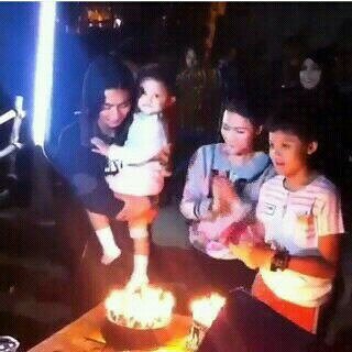 Selamat Ulang Tahun <a href="/itscharlyvht/">Charly Vanhoutten</a>