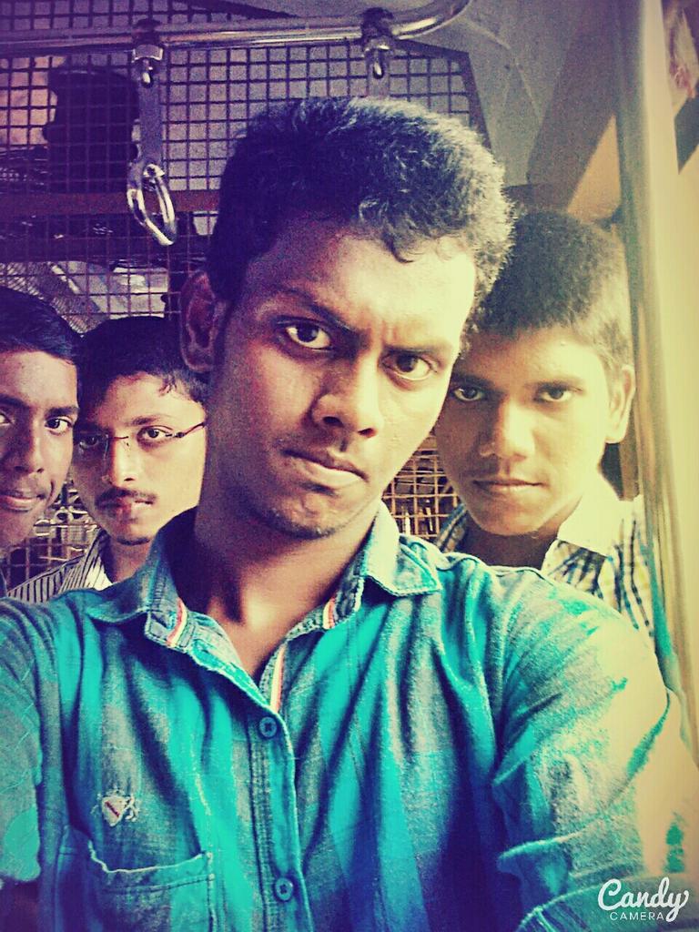 bf65b47f7f37435's tweet photo. @VIJAYSETHUFANS Nangalum Rowdy Dhaan https://t.co/oomGGP2ZCu