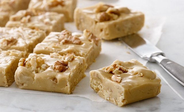 CanadainIndia's tweet photo. Looking for new ideas for sweets to serve your guests this festive season? Try #MapleFudge: https://t.co/i42vSfaPzD https://t.co/Q1wSYiMp1t