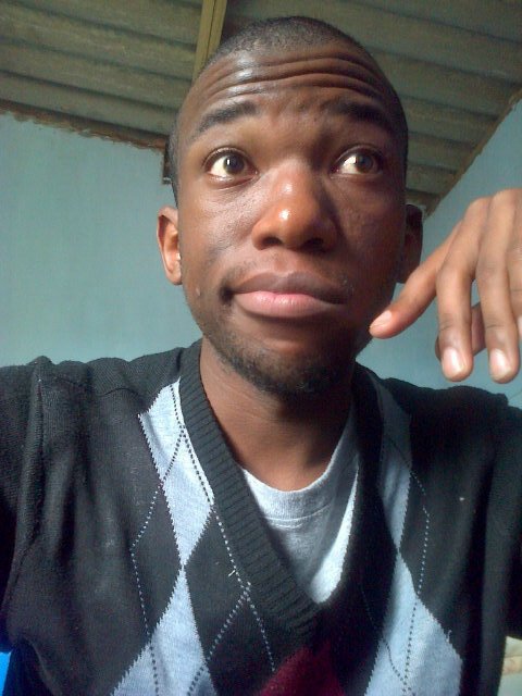 Realydave's tweet image. When u give that gay look without even realizing it...#notgay