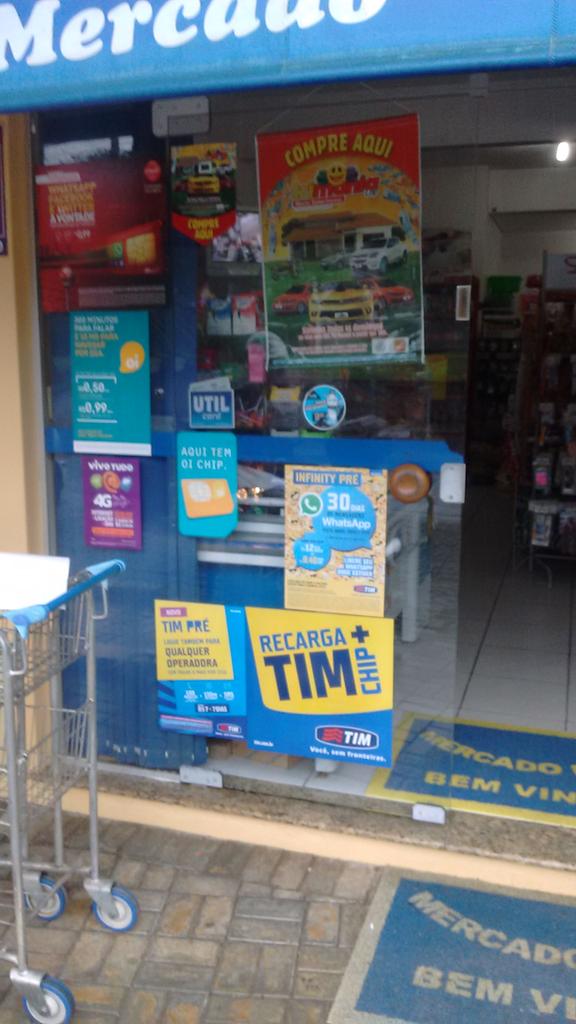 Juliao150289's tweet photo. Mercado Dani.

Pra cima da concorrência. Mesmo com chuva não podemos parar!

Pra ciiiima!!!!

#Tendencia47 #Gavioes https://t.co/7puknXGDyq