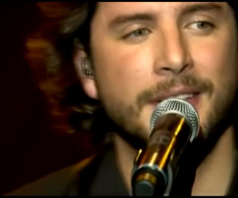 angela_saban's tweet photo. Esa mirada,ese sentimiento q te llega al alma,eres único @manuelcarrasco_ me encanta tu nuevo disco,suerte!!!!!!!!!! https://t.co/xgPzjXdNpZ