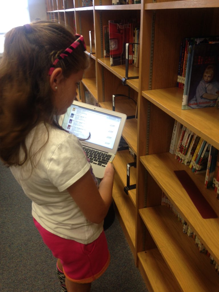 BennettBears's tweet photo. #bennettes students 💜 being mobile in the #bennettlc https://t.co/DVeVF6Ljym