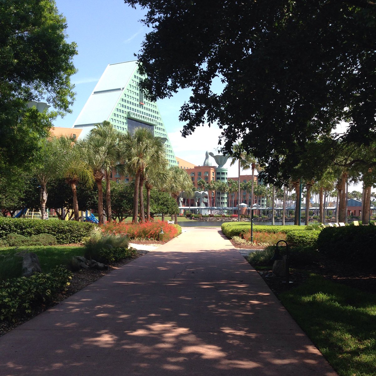 Square Feet Tours tweet media