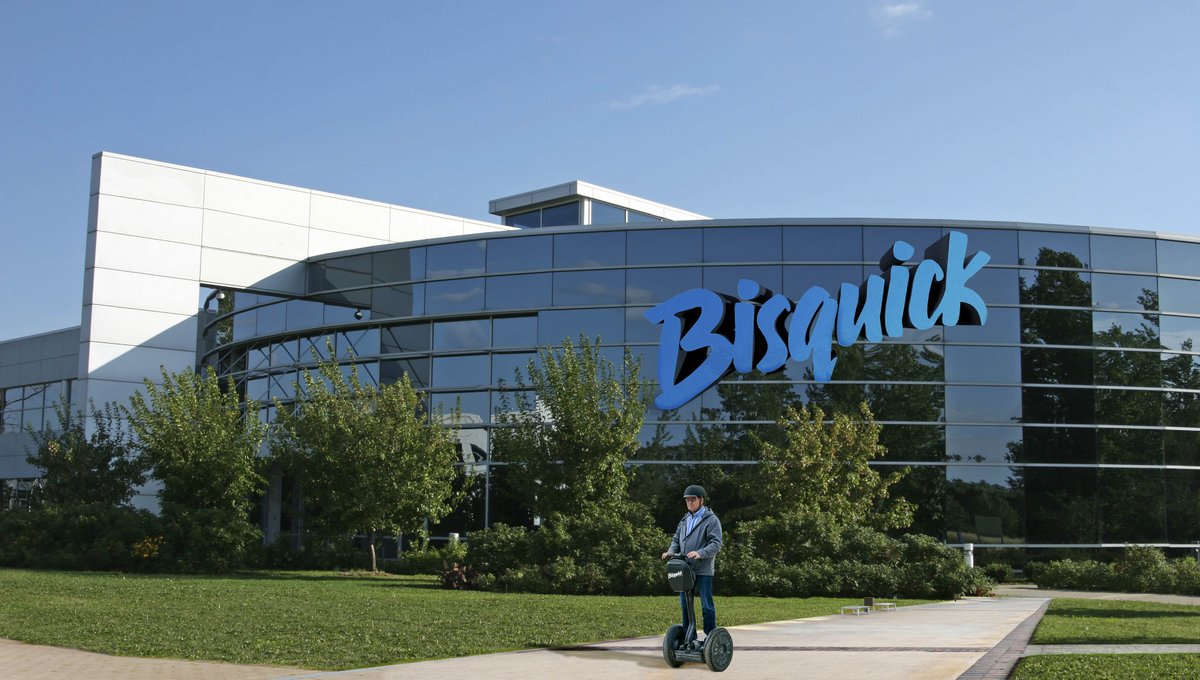 TheOnion's tweet image. Bisquick Unveils Sprawling State-Of-The-Art Silicon Valley Campus onion.com/1i0G7FN