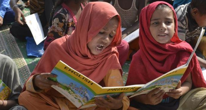 girlrising's tweet photo. This is awesome! The U.S. committed $70 MIL to bring #education to 200k+ #Pakistani girls. https://t.co/U6eiQn68Qj https://t.co/vINOVfsYwi