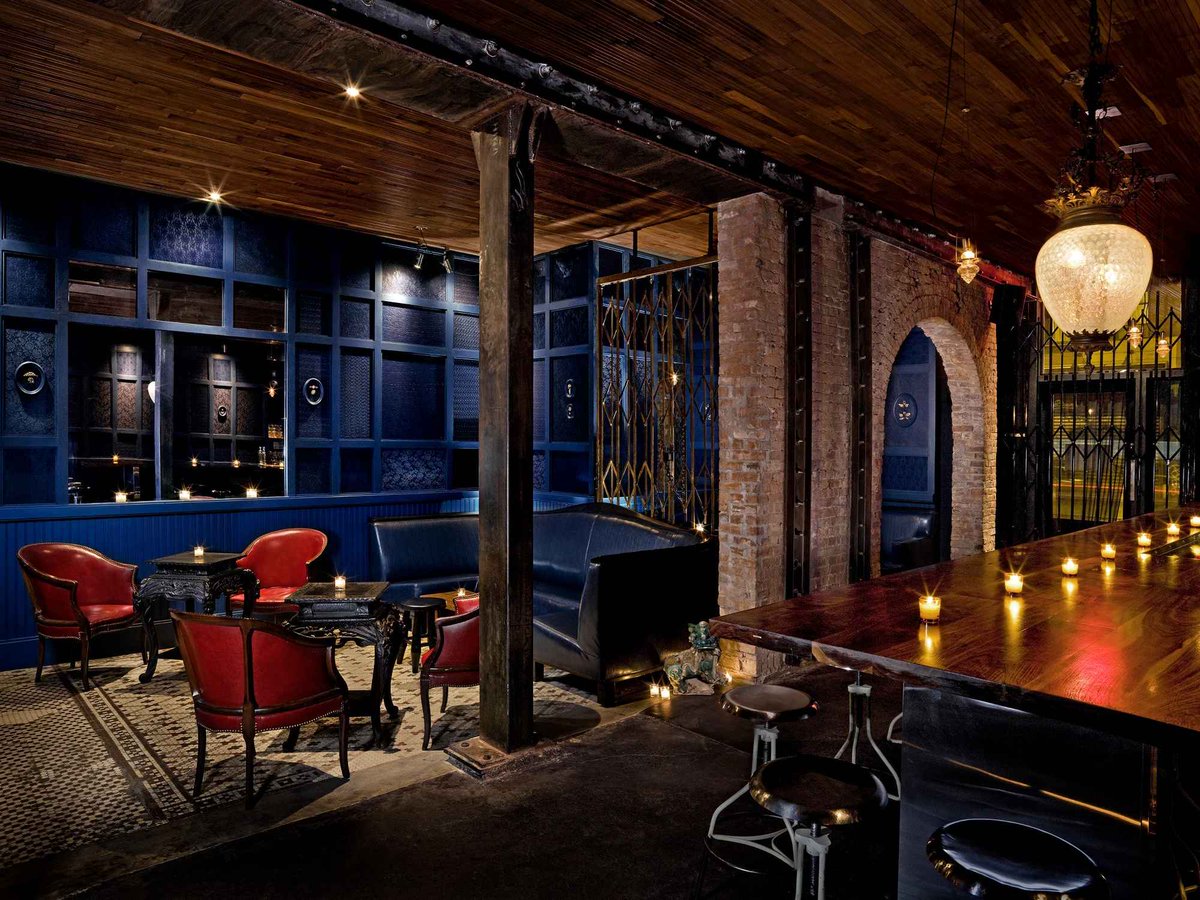 ThrillistNYC's tweet photo. The 13 Most Beautiful Bars in NYC: https://t.co/nRPnL6BhU7 https://t.co/mfGhtb5bVT