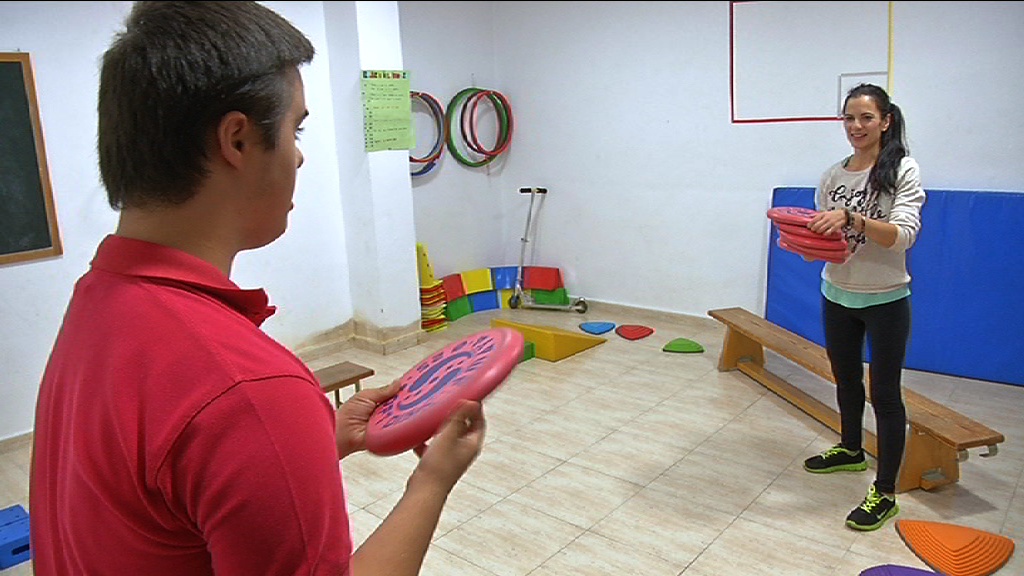 Nos acercaremos a la labor de nuestra protagonista de la semana, Macarena Muñoz, psicomotricista de <a href="/DownCaceres/">@DownCaceres</a>.