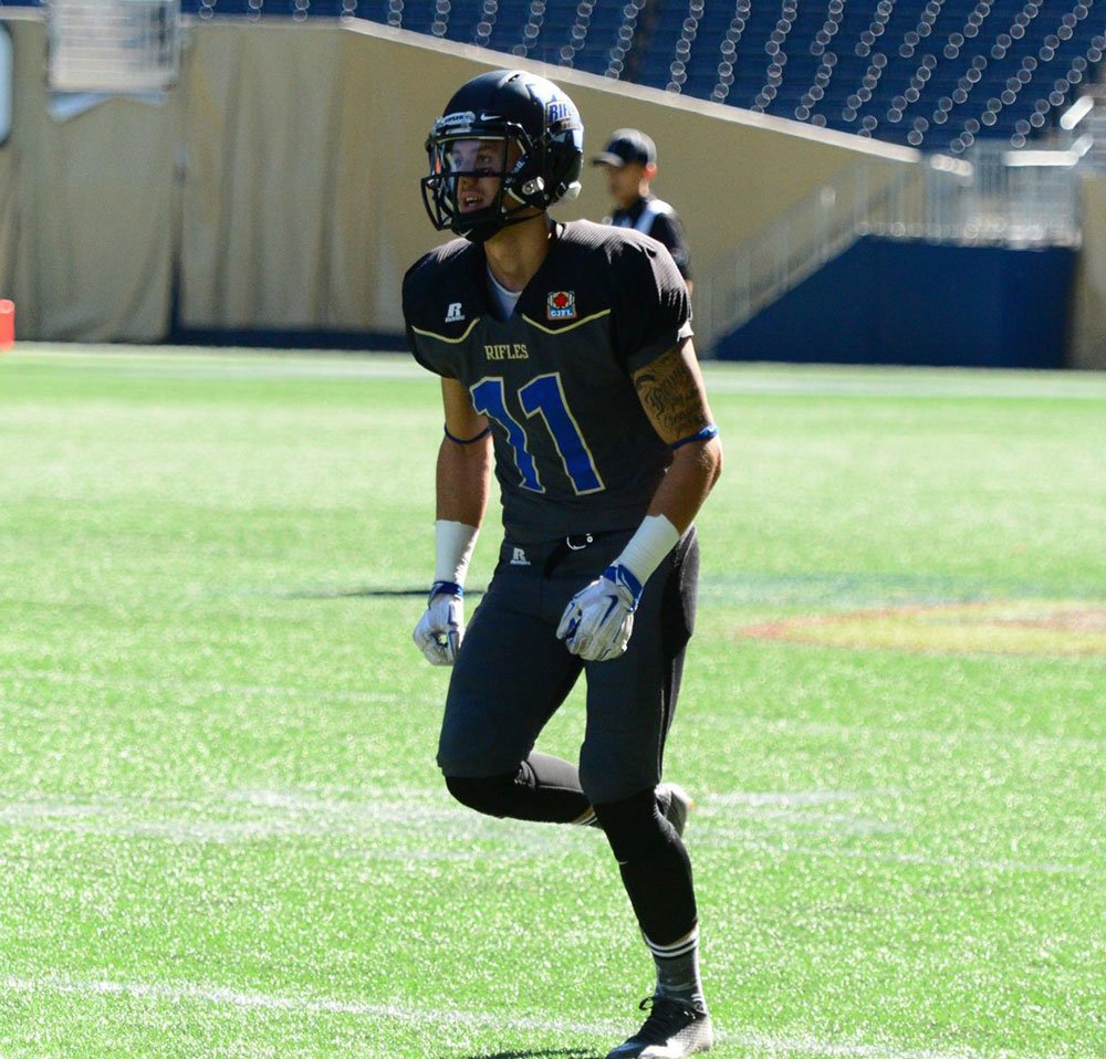 CJFLnews's tweet photo. 2015 #PFC Outstanding Receiver - from the @WinnipegRifles #11 Ian Lee https://t.co/Td19JKWvhc