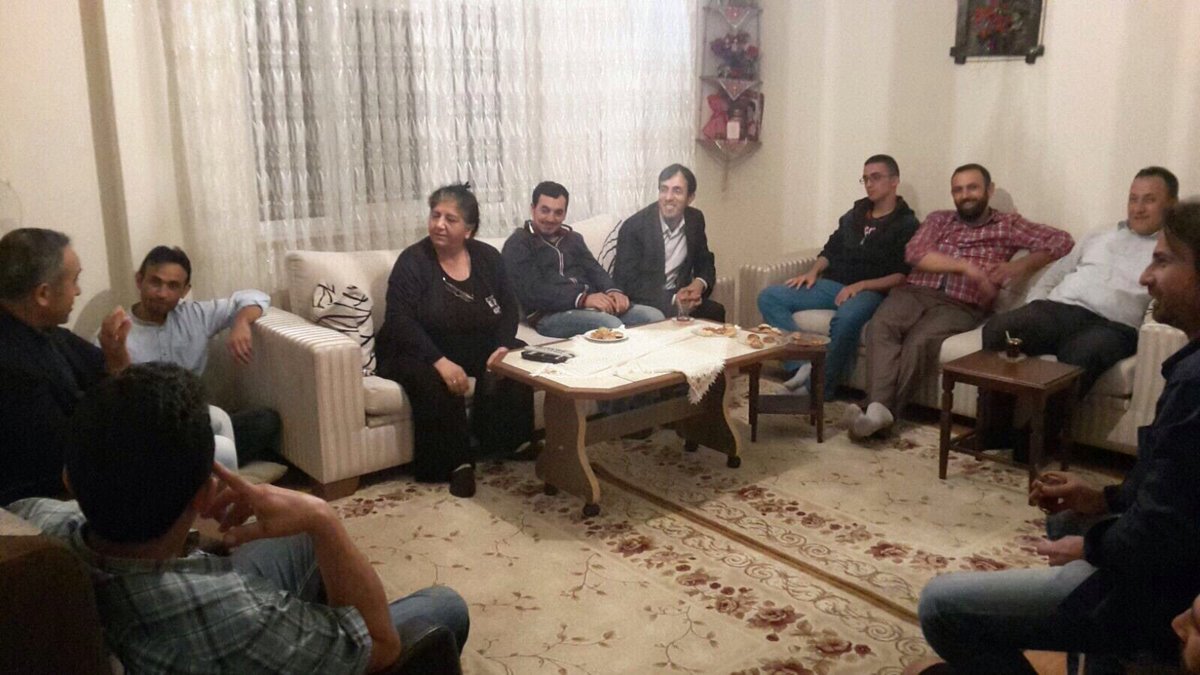 argeumr's tweet photo. İlçe Yön.Krl.Üyemiz @ekanariya ile Altınşehir Mah.Beka Site.Sohbetimiz @ESEDATCAKIROGLU @NYEKELER @salhozden1964 https://t.co/RiaeKUZHsT
