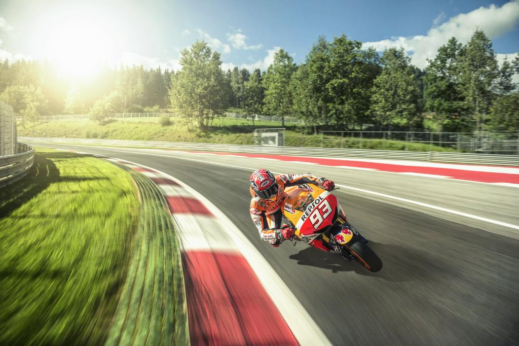 RBContentPool's tweet photo. #RBCP pic of the day for media: @MarcMarquez93 in #Spielberg https://t.co/8YR9YQPuOL Pic: @AlbertoLessmann #moto https://t.co/i8xwqOPEh2